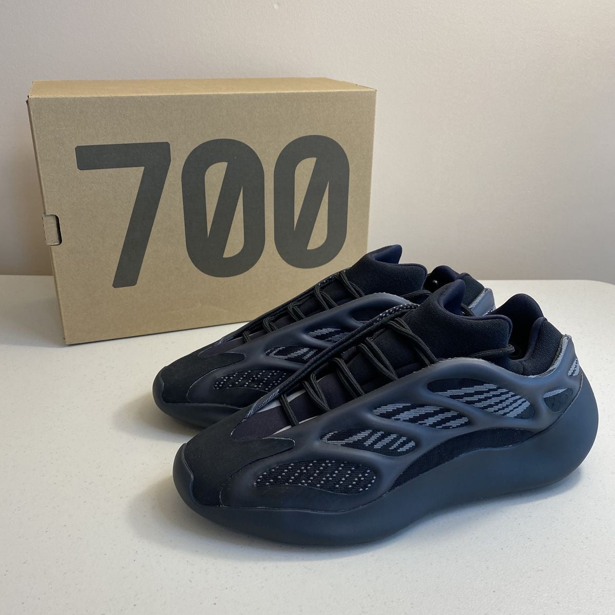 Yeezy 700 V3