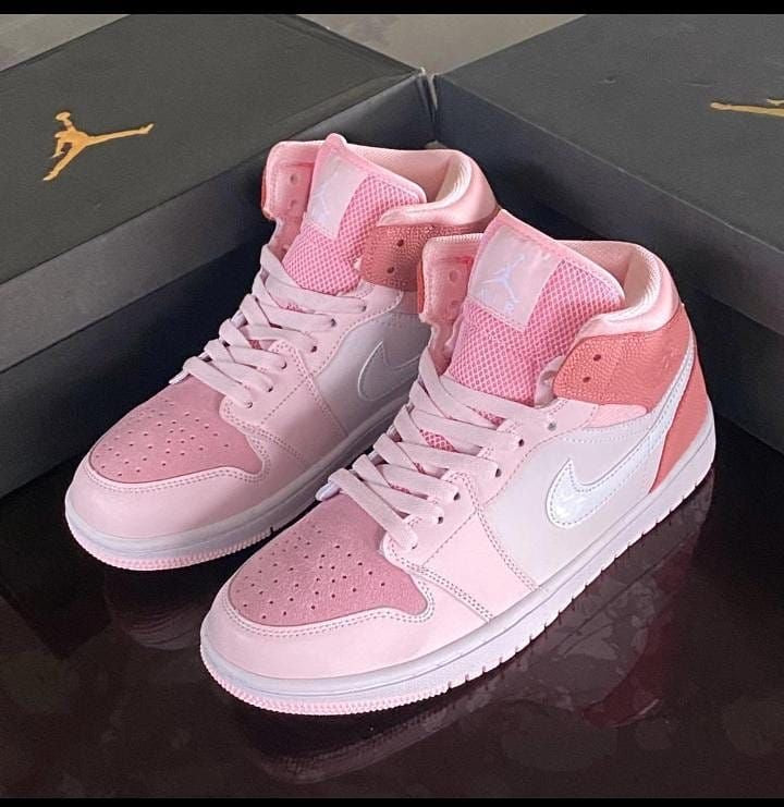 Jordan 1 mid “digital pink”