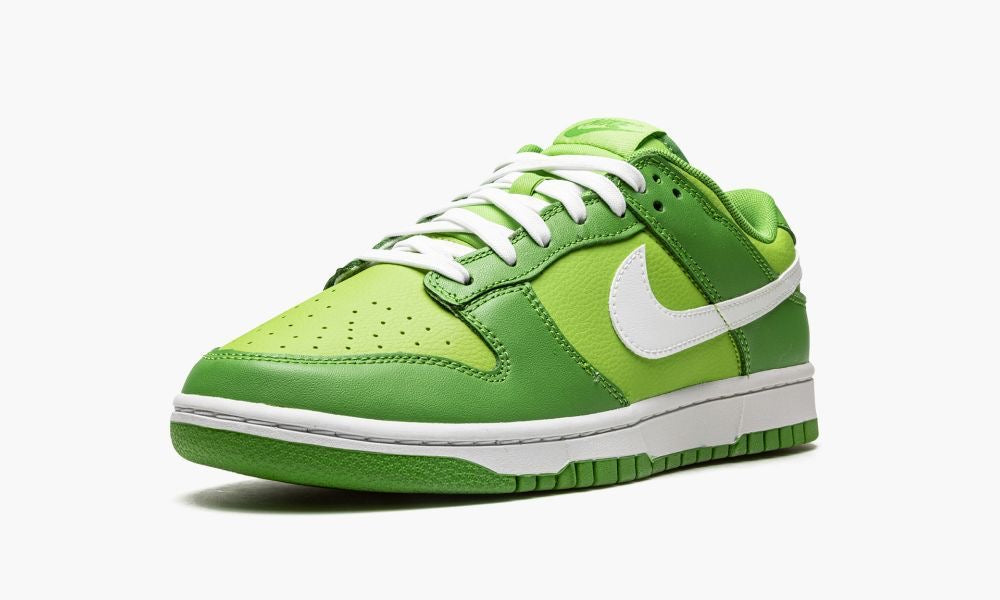 Nike Dunks Low “chlorofyll”