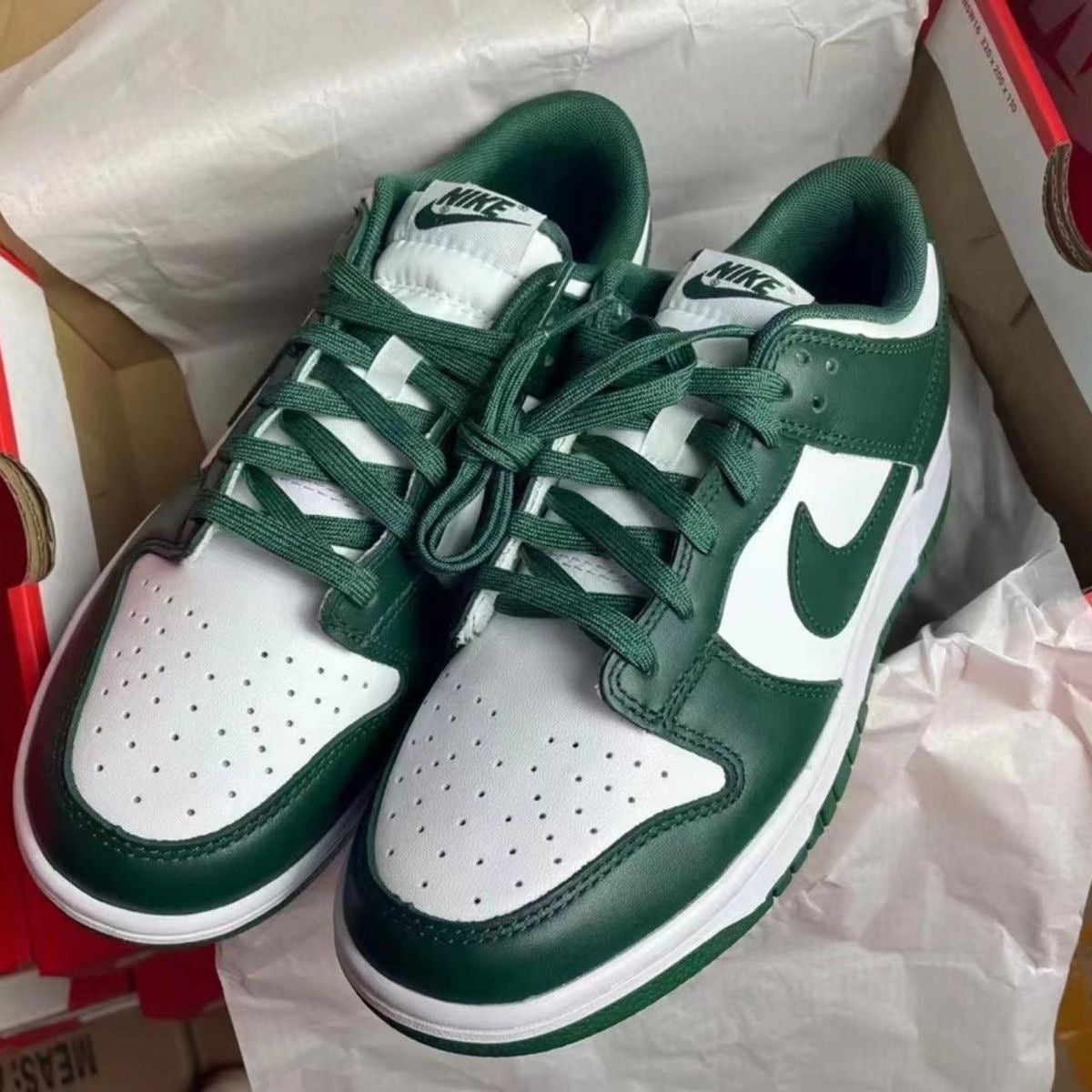 Nike SB dunks low “varsity green”