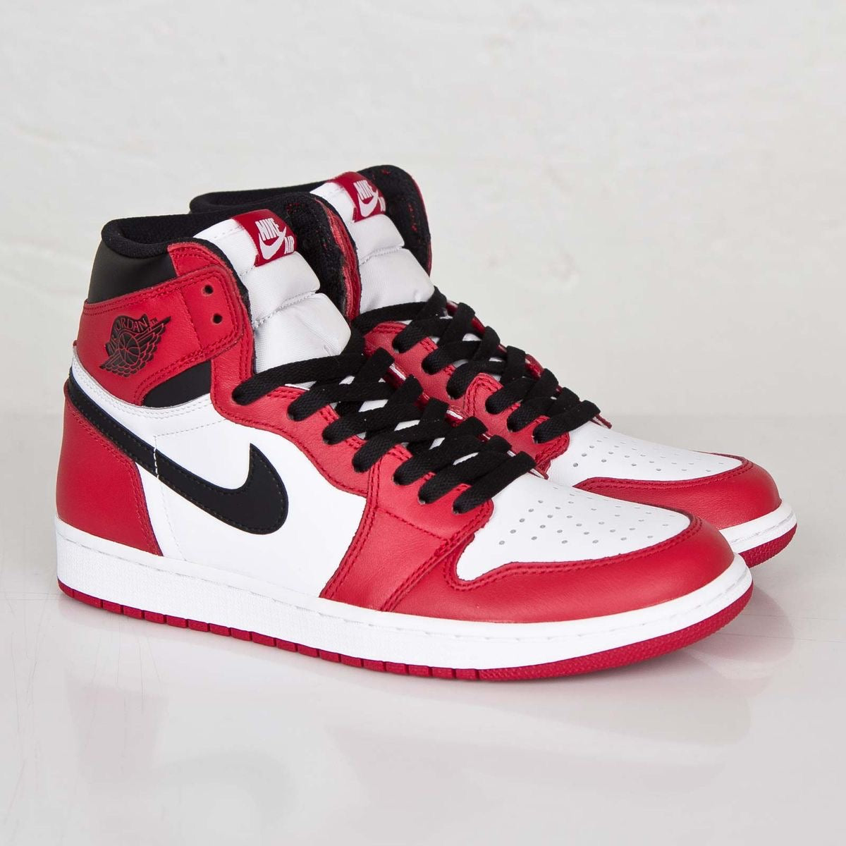 Air Jordan 1 Retro high “black and red”